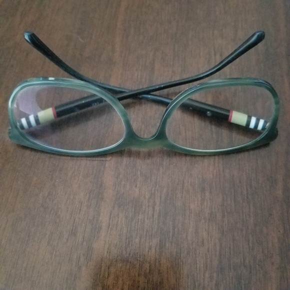 Glasses - Picture 10 of 16